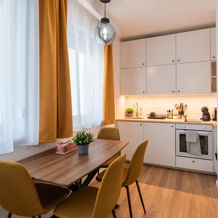 Party & Chill - Downtown Center With Big Balcony And Ac Apartment Budapest Exterior photo