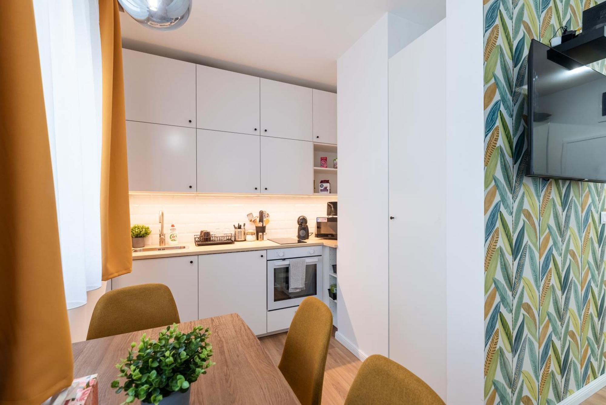 Party & Chill - Downtown Center With Big Balcony And Ac Appartement Budapest