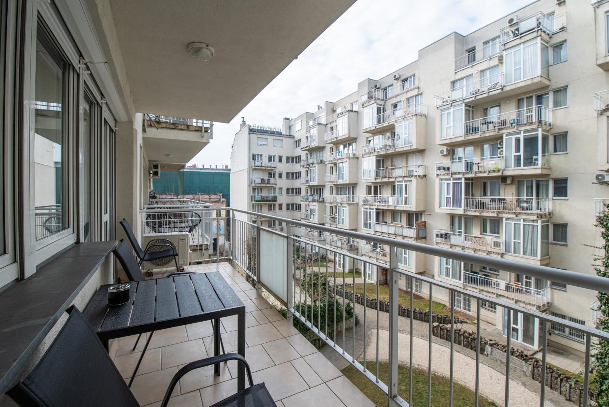 Appartement Party & Chill - Downtown Center With Big Balcony And Ac